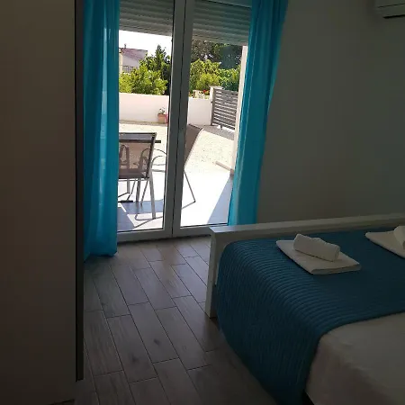 Carlotta Apartment *
