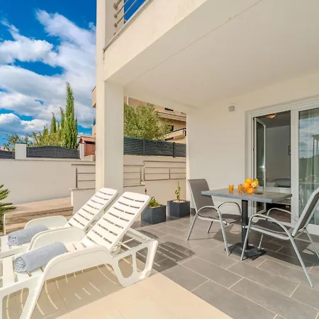 Carlotta * ザダル