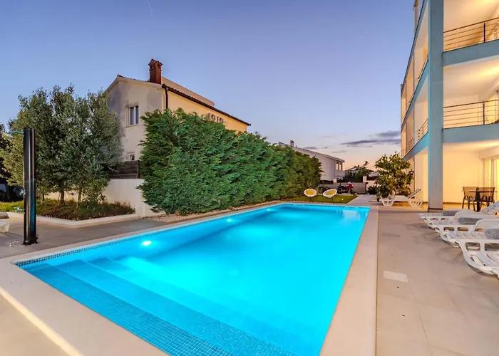 Carlotta * 扎达尔