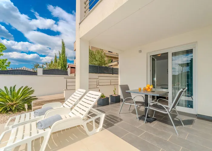 Carlotta * 扎达尔