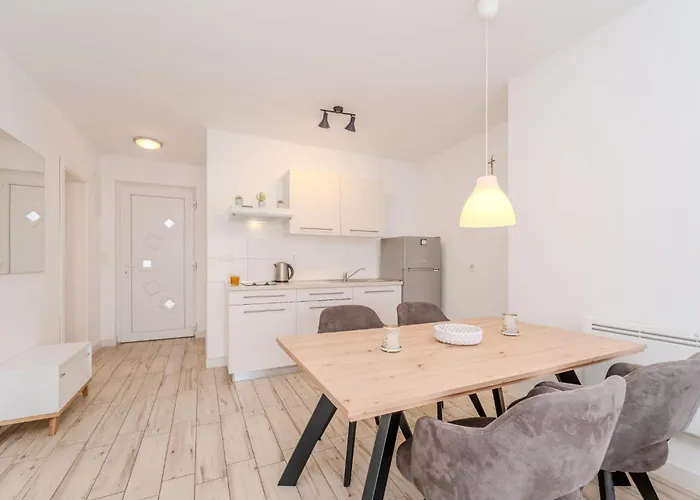 Carlotta * 扎达尔