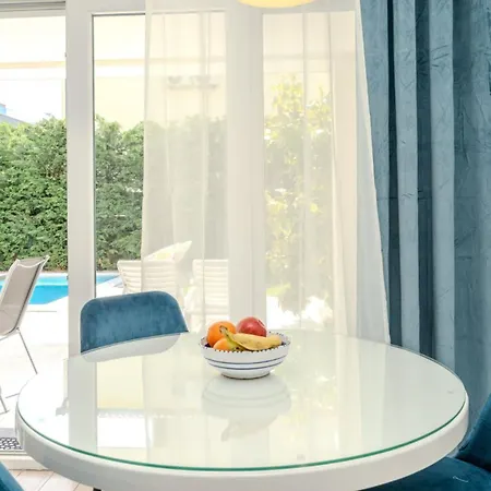 Carlotta Apartment