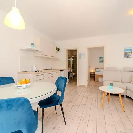 Carlotta Apartment