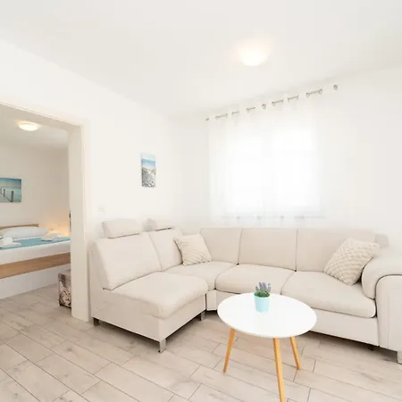 Carlotta Apartment