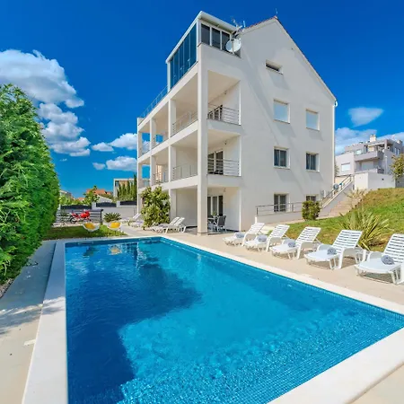 Apartment Carlotta *