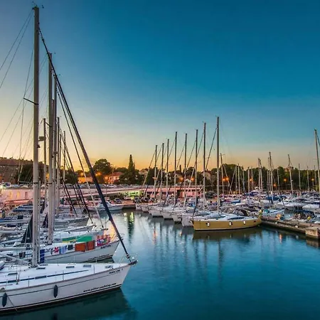 Carlotta Ζαντάρ