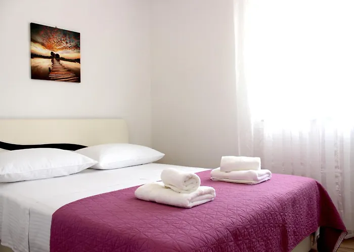 Carlotta Apartment *